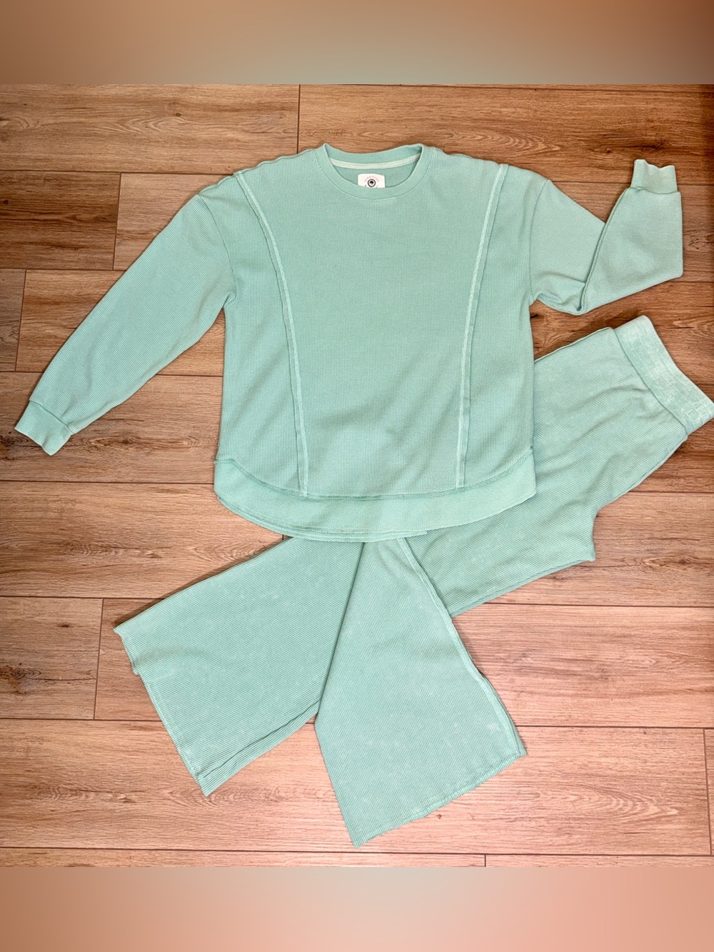 Sunnyside by Sundry Waffle Knit Lounge Set Pullover
Joggers Mint Green Large